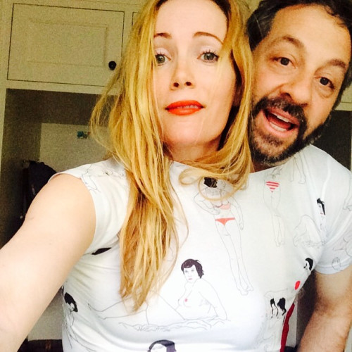 Leslie Mann & Judd Apatwon inside Lena Dunham Tee