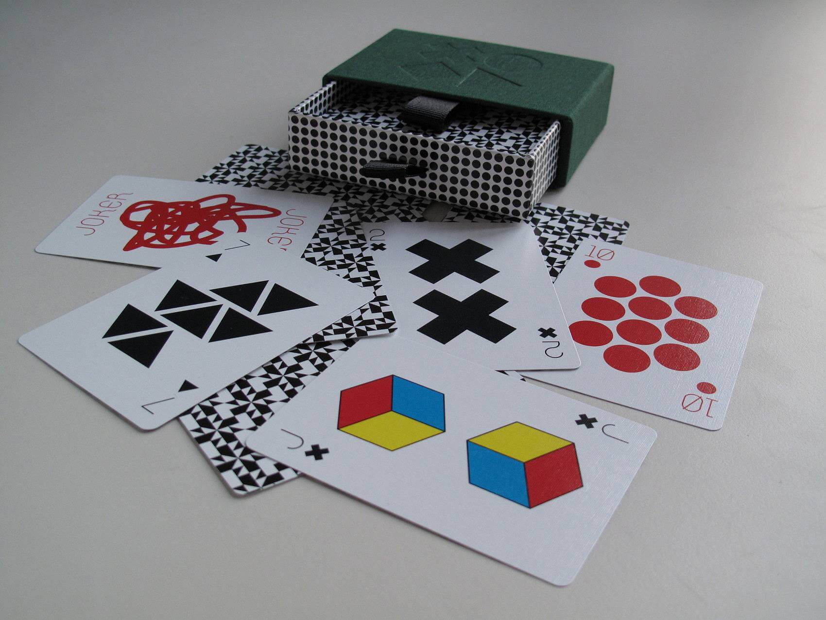 Dzek_OneDeckofCards_TaubaAuerbach_Edition_ShapesDeck2009